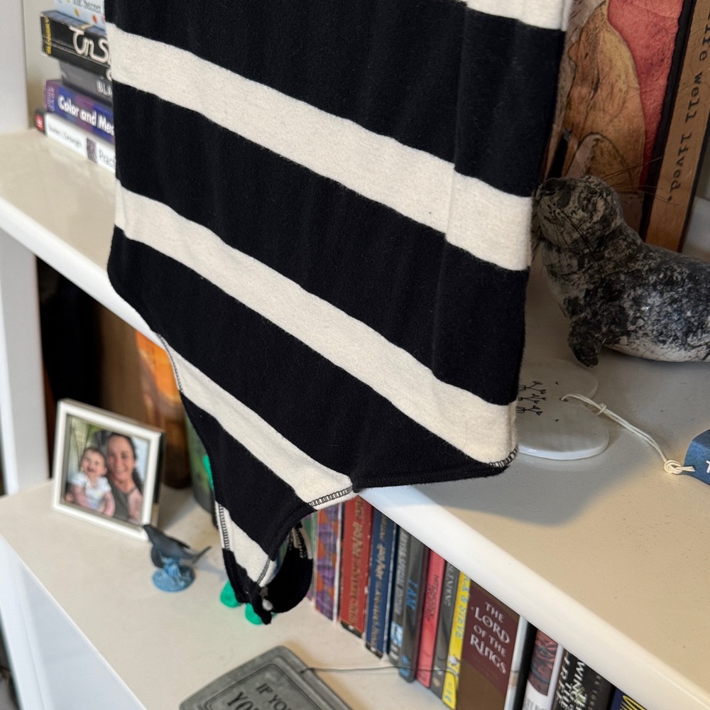Abercrombie & Fitch Black and Cream Striped Bodysuit Size Medium - Picture 7 of 7